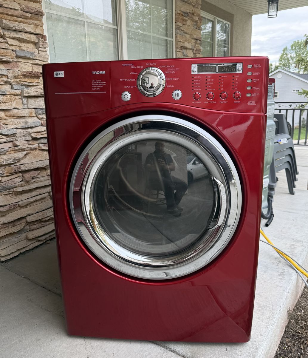 LG TROMM Dryer Red - Gas, Front Load