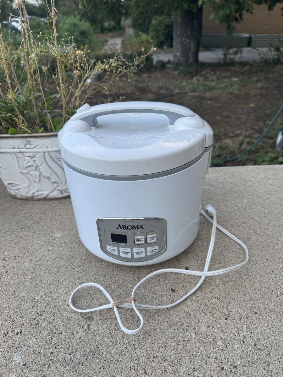 Aroma ARC-1000 Digital Rice Cooker and Food Steamer
