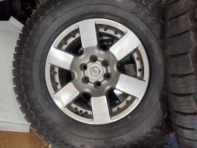 09 Nissan frontier wheels and tires
