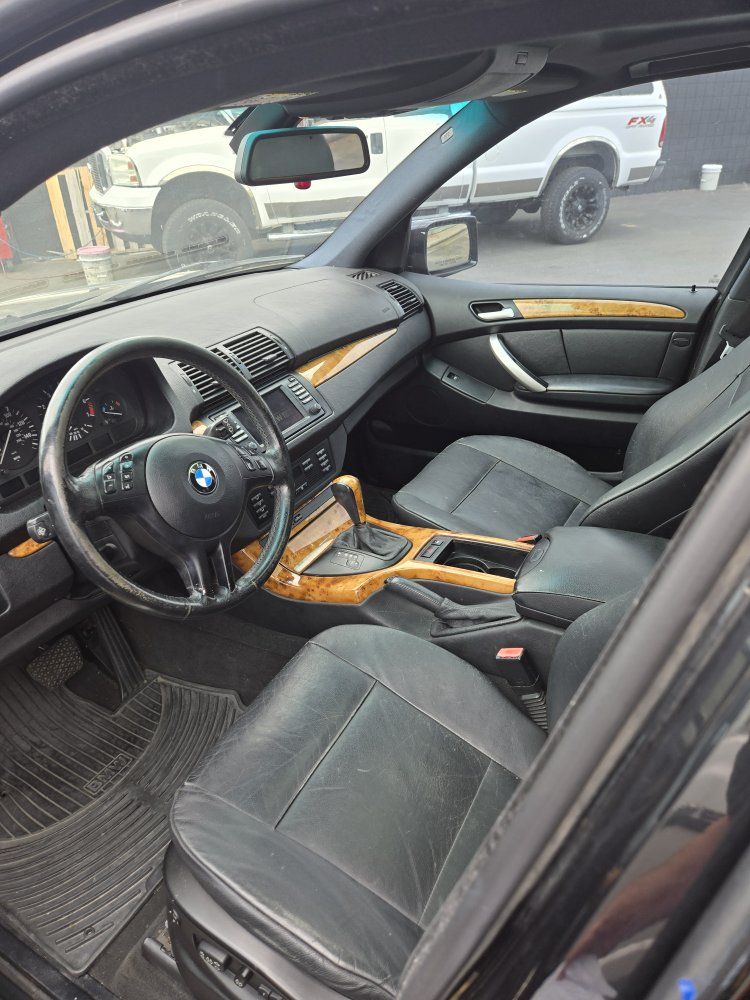 Main image 4