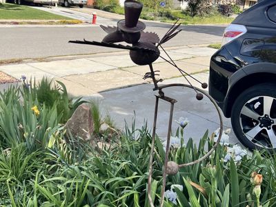 Kinetic yard art - FREE