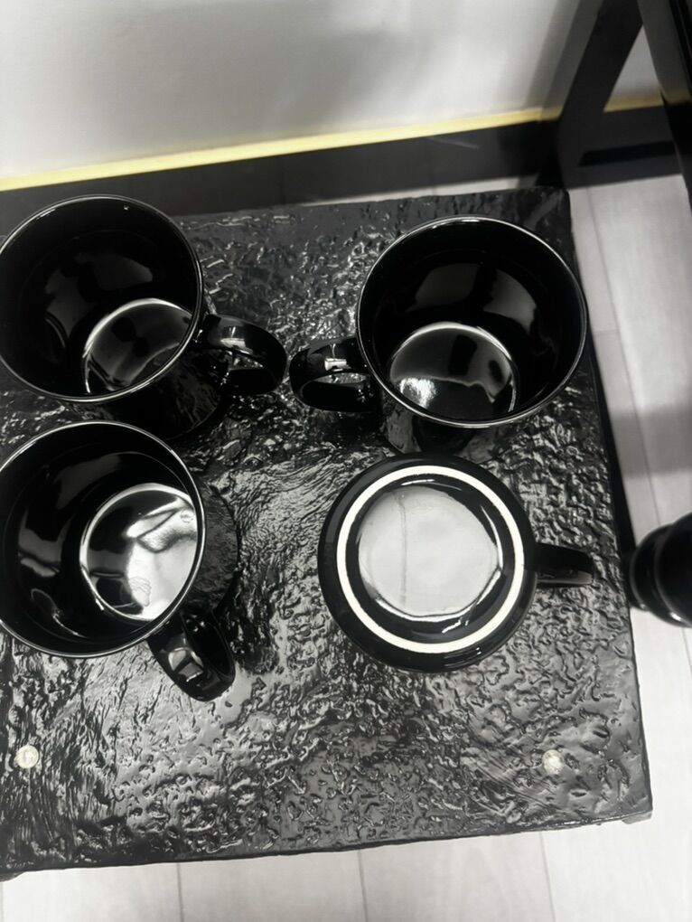 Main image 3