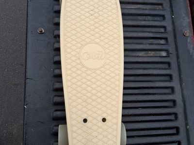 Cal7 Skateboard Like New!