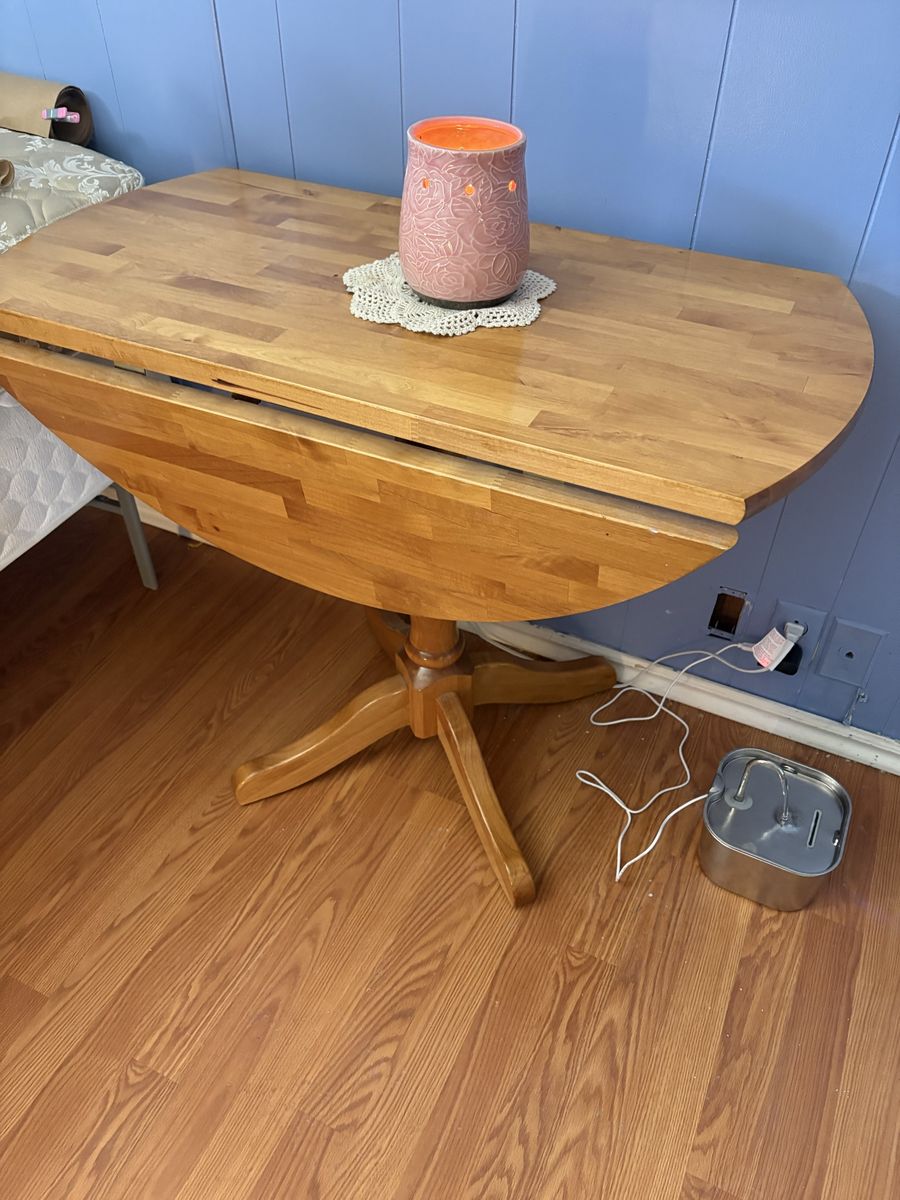 Woos Small Table