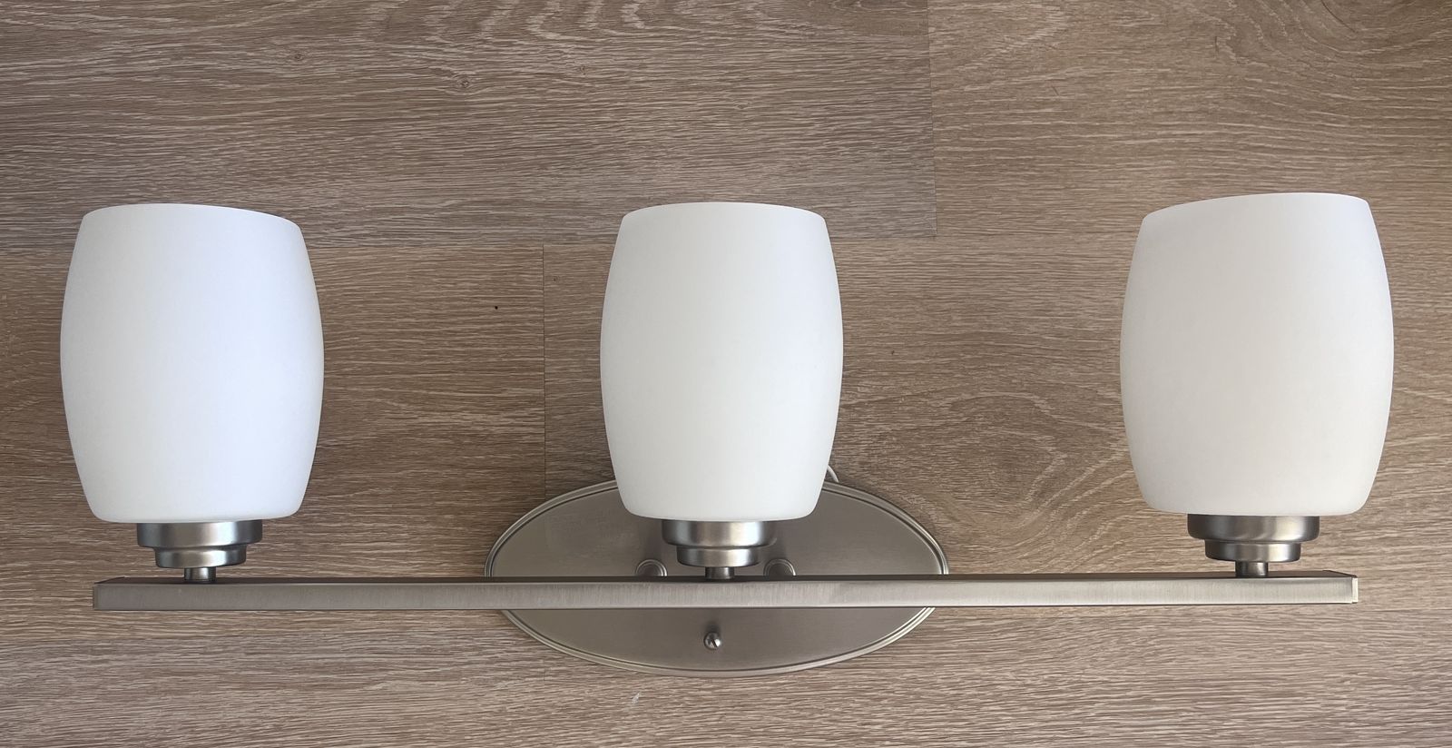 Kichler Eileen 24-in 3 Light Brushed Nickel Modern/contemporary Bathroom Vanity light