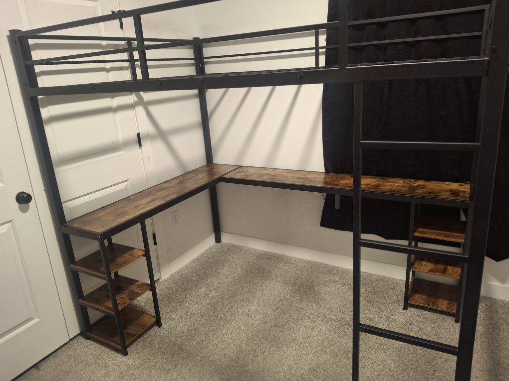 Loft Full sized Bed w/desk and ladder