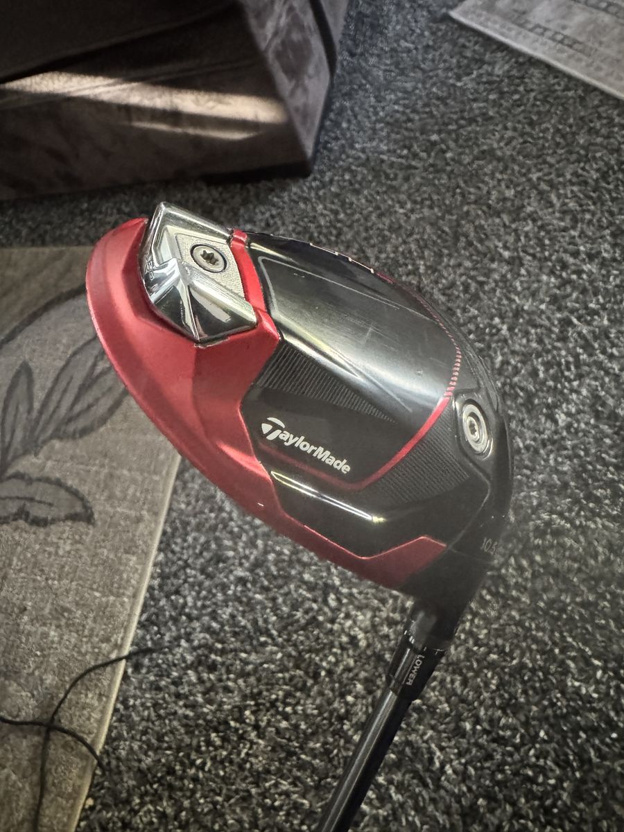 TaylorMade Stealth Carbonwood 10.5 Degree Driver - Right Hand, Red/Black