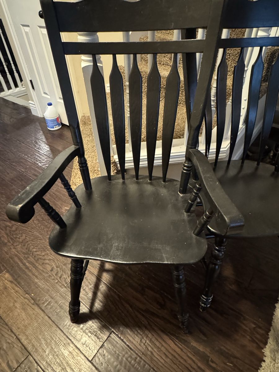 Dining table chair with arms