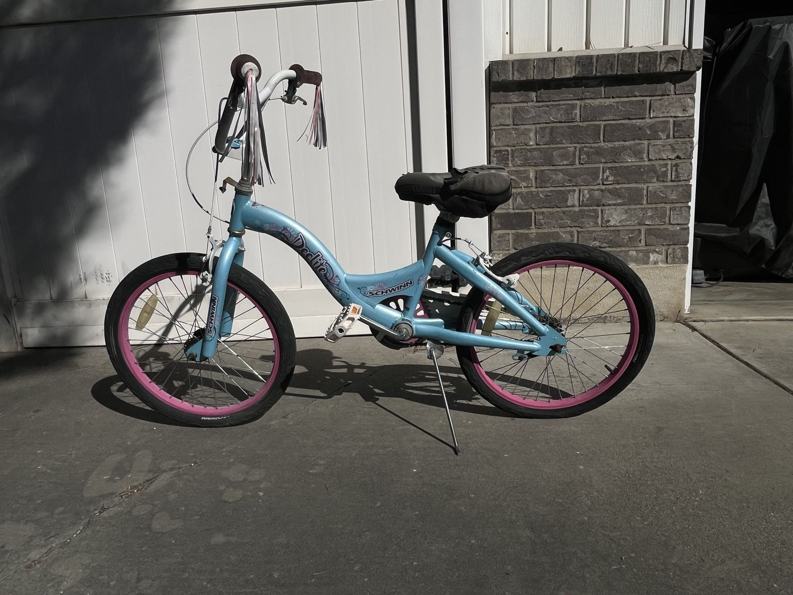 Girls Schwinn DeeLite 20in Bike