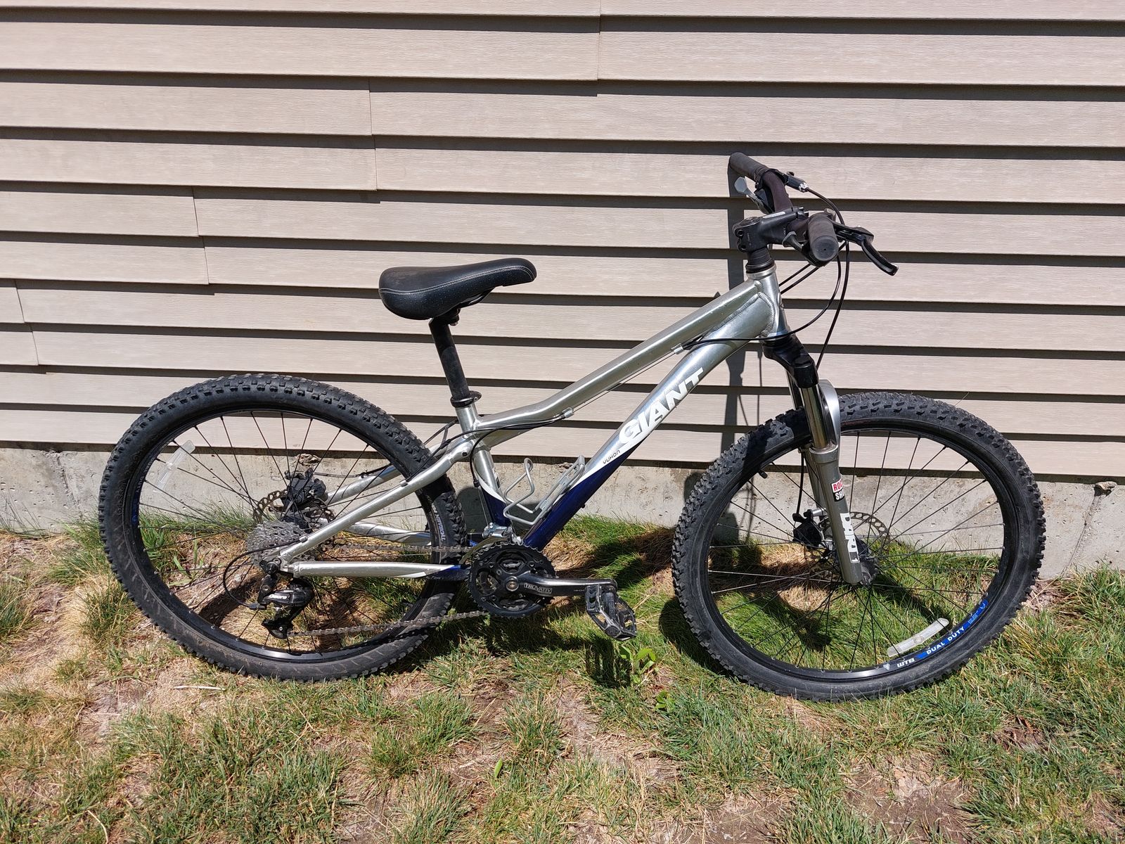 Giant Yukon mountain bike