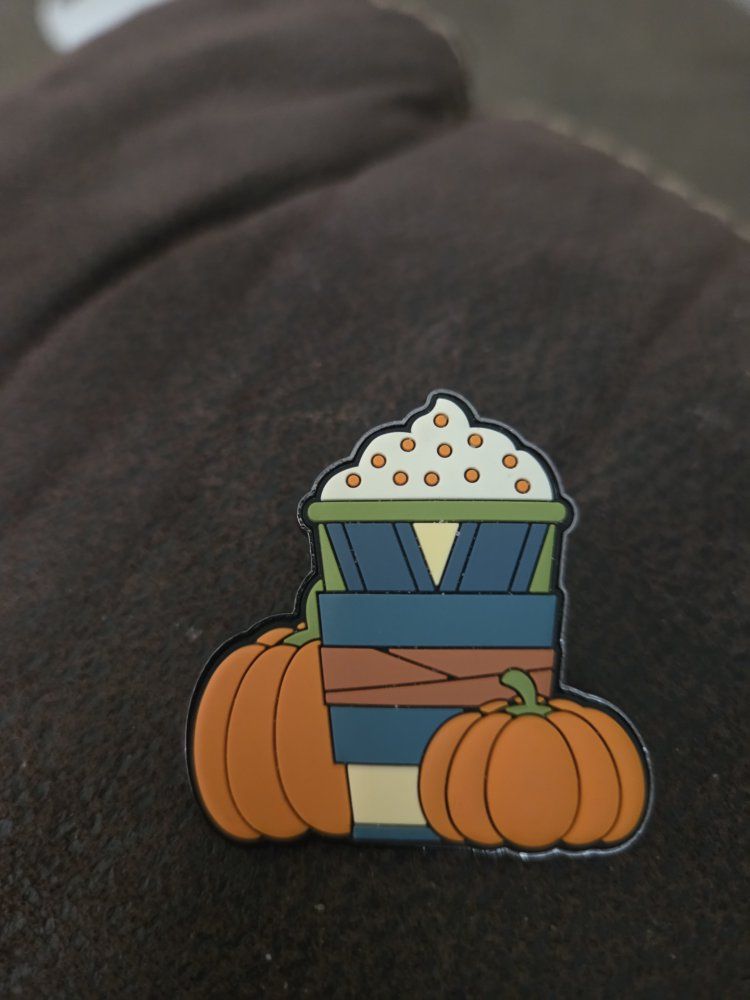 Mulan scented pumkin spice pin