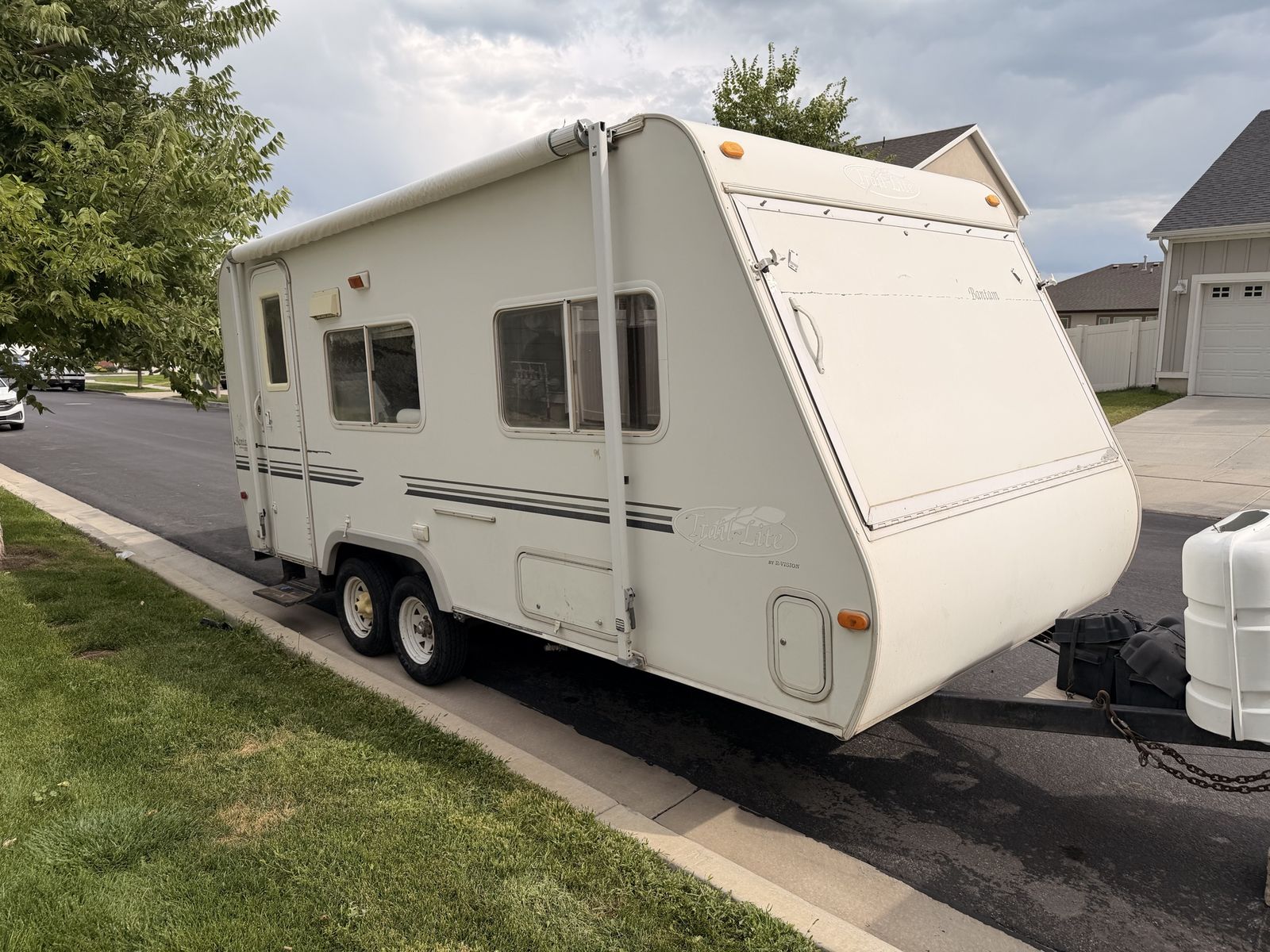 2004 Trail-Lite Bantam Travel Trailer by R-Vision