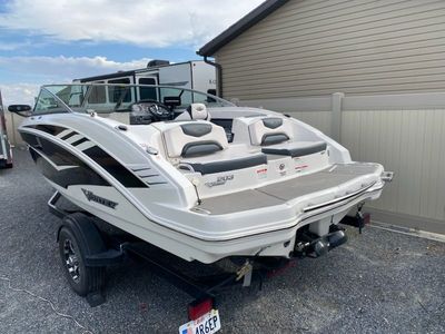 2019 Chaparral 203 Vortex VRX — Like New, 28 Hours