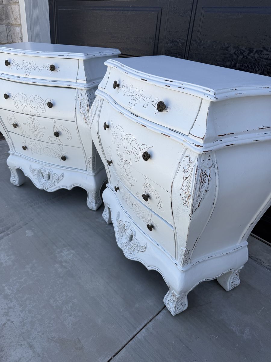 Gorgeous Bombay Chest Nightstands