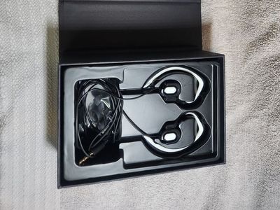 Mucro Earphones