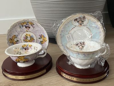 Avon Mrs. Albee Collector Tea Cup Sets