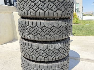 265/65R17 Goodyear Wrangler Duratrac Like new