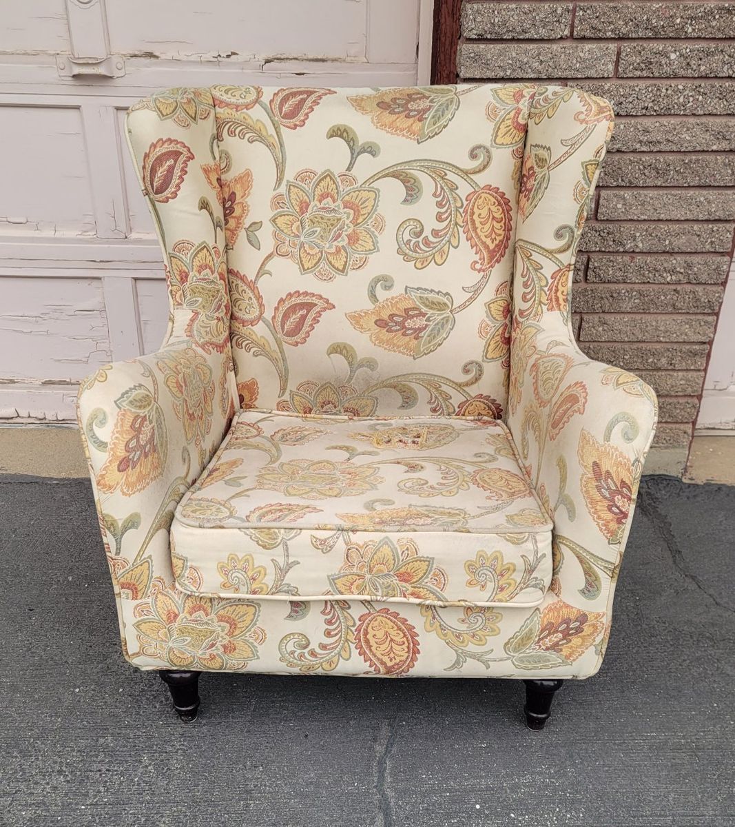 Cute Paisley Floral Patterned Fabric Wingback Accent Chair, Cushion needs some TLC
