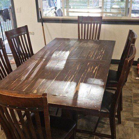 Wood dining room table w/ leaf