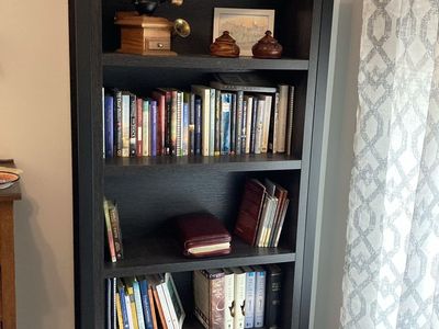 Black 5-Shelf Bookcase, Tall Storage Unit with Adjustable Shelves