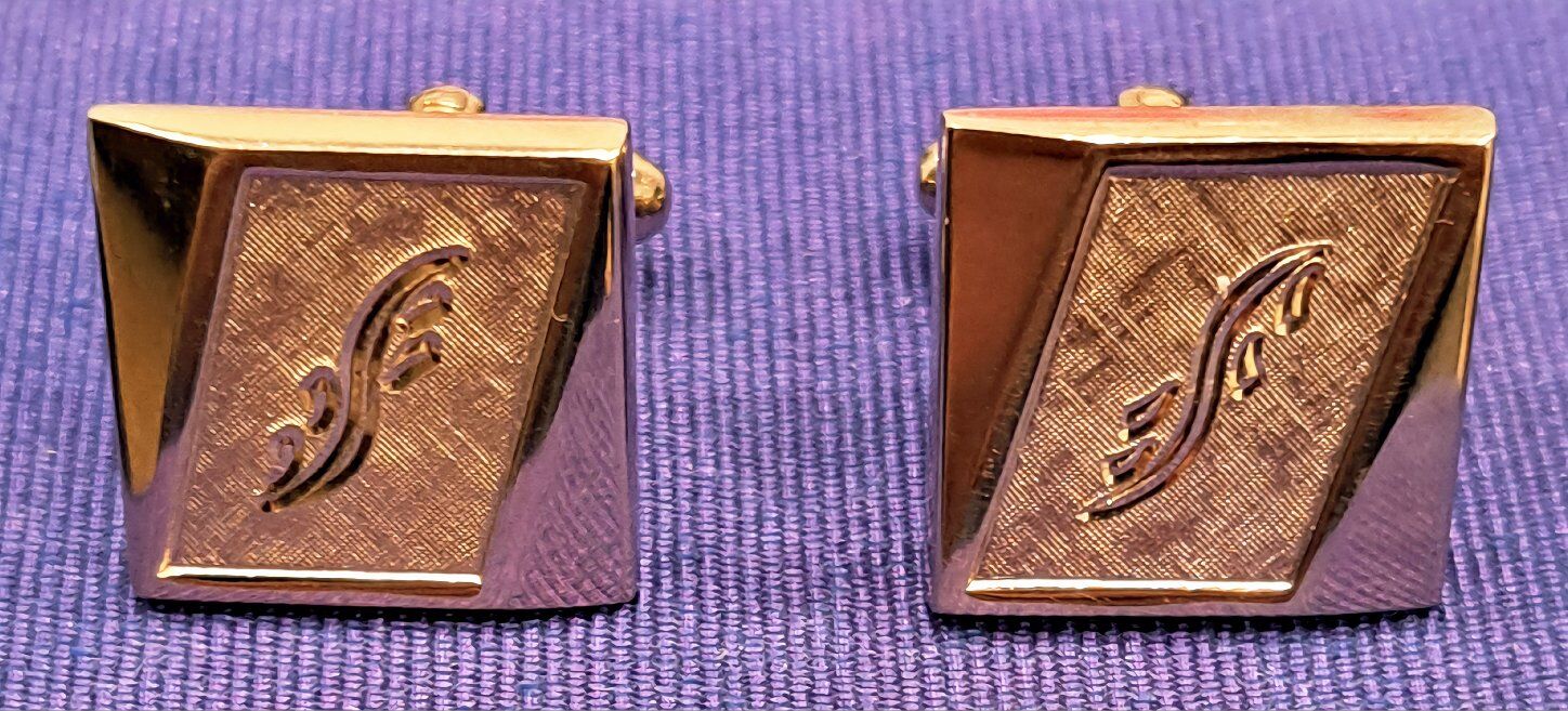 Vintage Dante Goldtone Cufflinks In Mint Condition