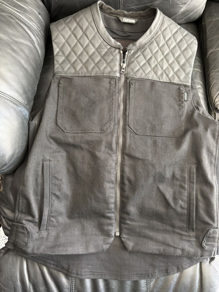 XL Icon Chamonix motorcycle vest -Like New