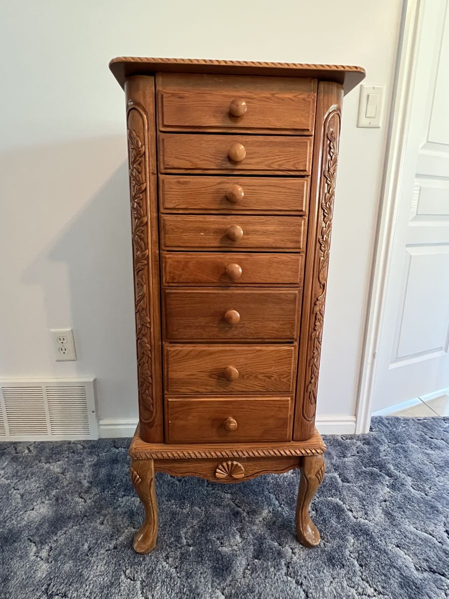 Jewelry cabinet