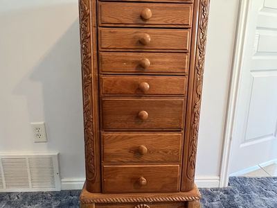 Jewelry cabinet