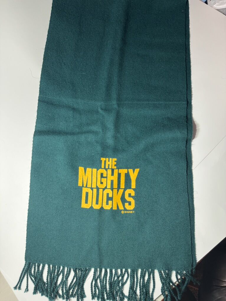 Disney Mighty Ducks Scraf