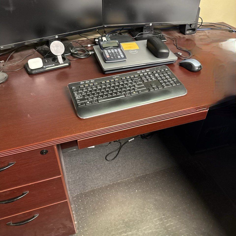 Free Desk! must pick up