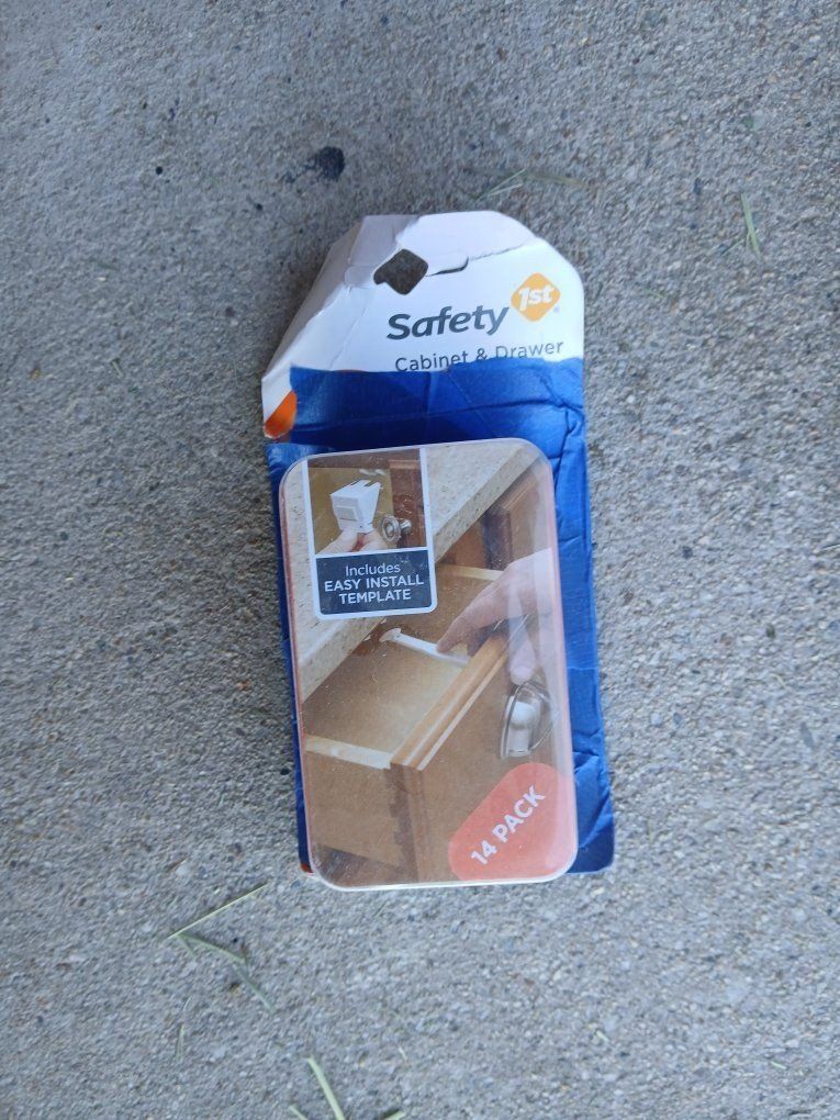 Child Lock, Cabinet and Drawer Latches