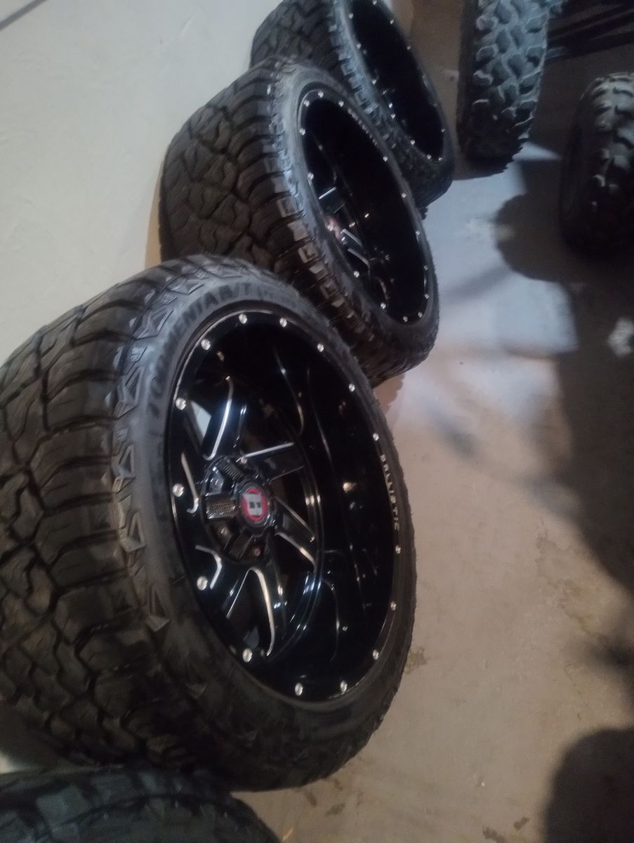 $1600 Ballistic wheels 33x12.50 R22" LT