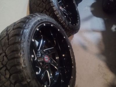 $1600 Ballistic wheels 33x12.50 R22" LT