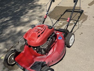 *Free* Lawnmower - Runs but needs a tune up