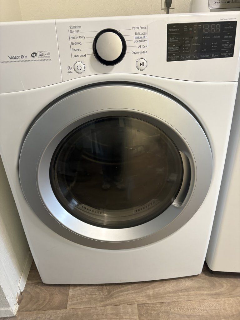 LG Smart Washer & Dryer Set - Large Capacity Wi-Fi (WT7200CW & DLE3500W)