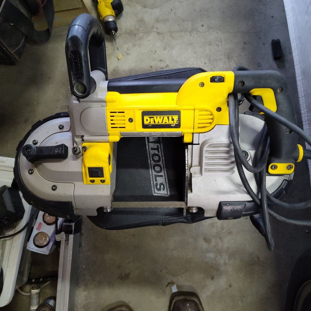 DeWalt DWM120 Portable Band Saw