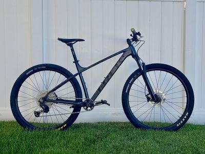 Trek X-Caliber 8 2022