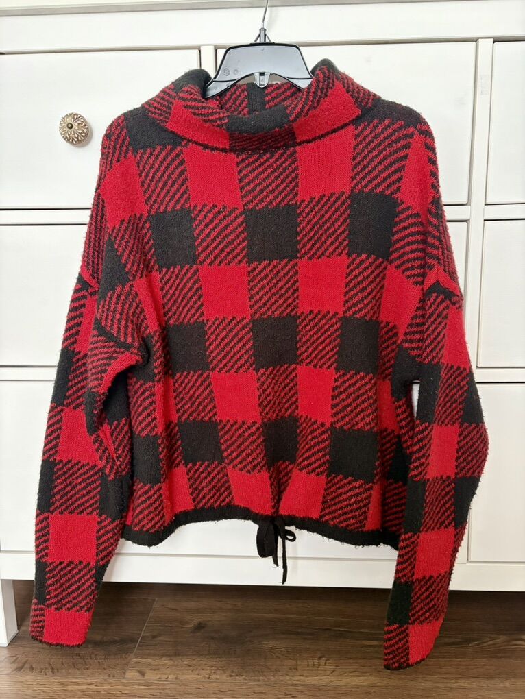 Black & Red Plaid Turtle NeCk Sweater