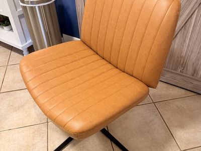 Modern Cognac Swivel Accent Chair – Excellent Condition