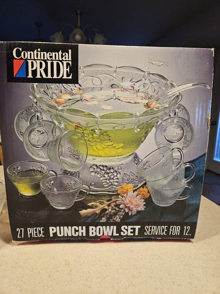 Continental Pride 27-Piece Glass Punch Bowl Set - 4.5 Quart Bowl, 12 Cups, 12 Hooks, Ladle - Grapes Design