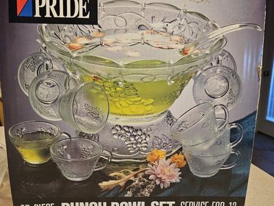 Continental Pride 27-Piece Glass Punch Bowl Set - 4.5 Quart Bowl, 12 Cups, 12 Hooks, Ladle - Grapes Design