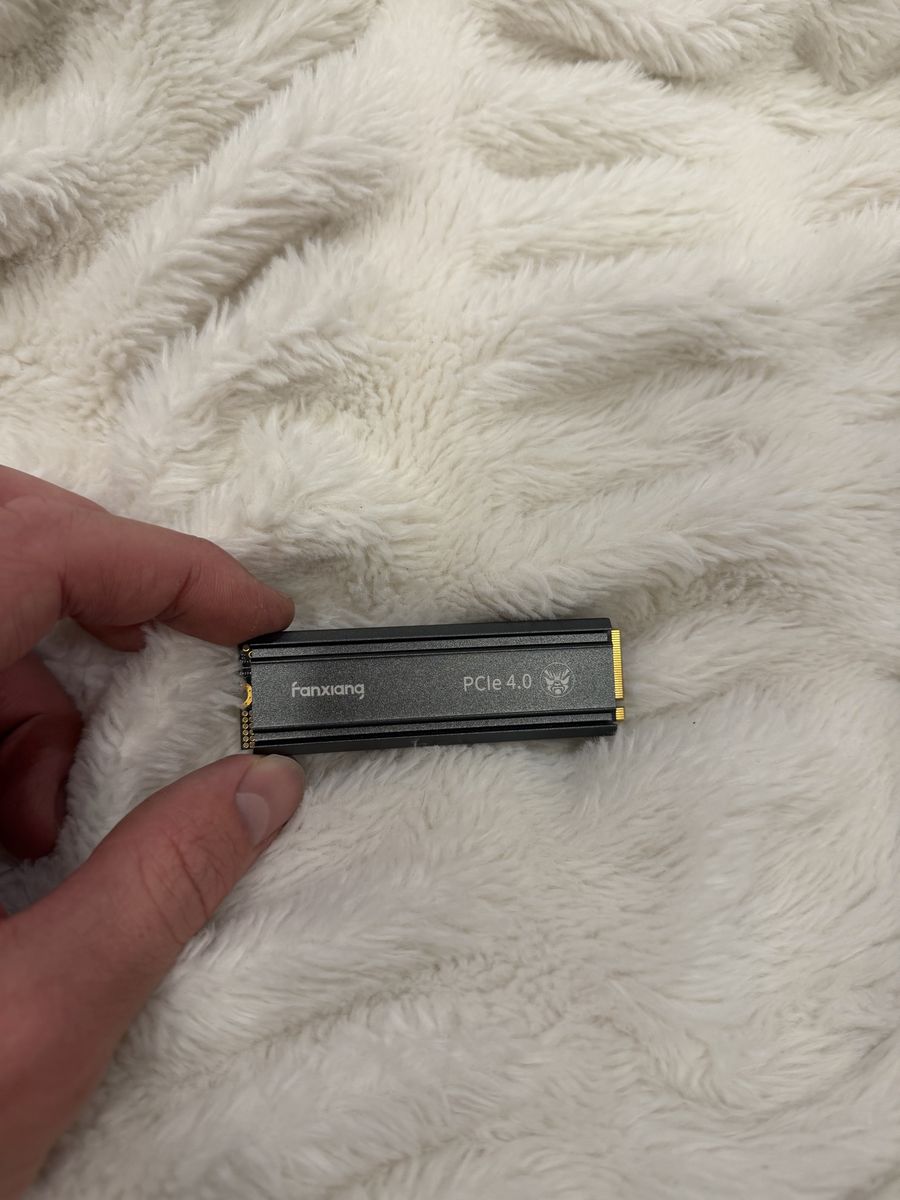 Fanxiang PCIe 4.0 NVMe M.2 SSD Internal Solid State Drive with Heatsink 2TB