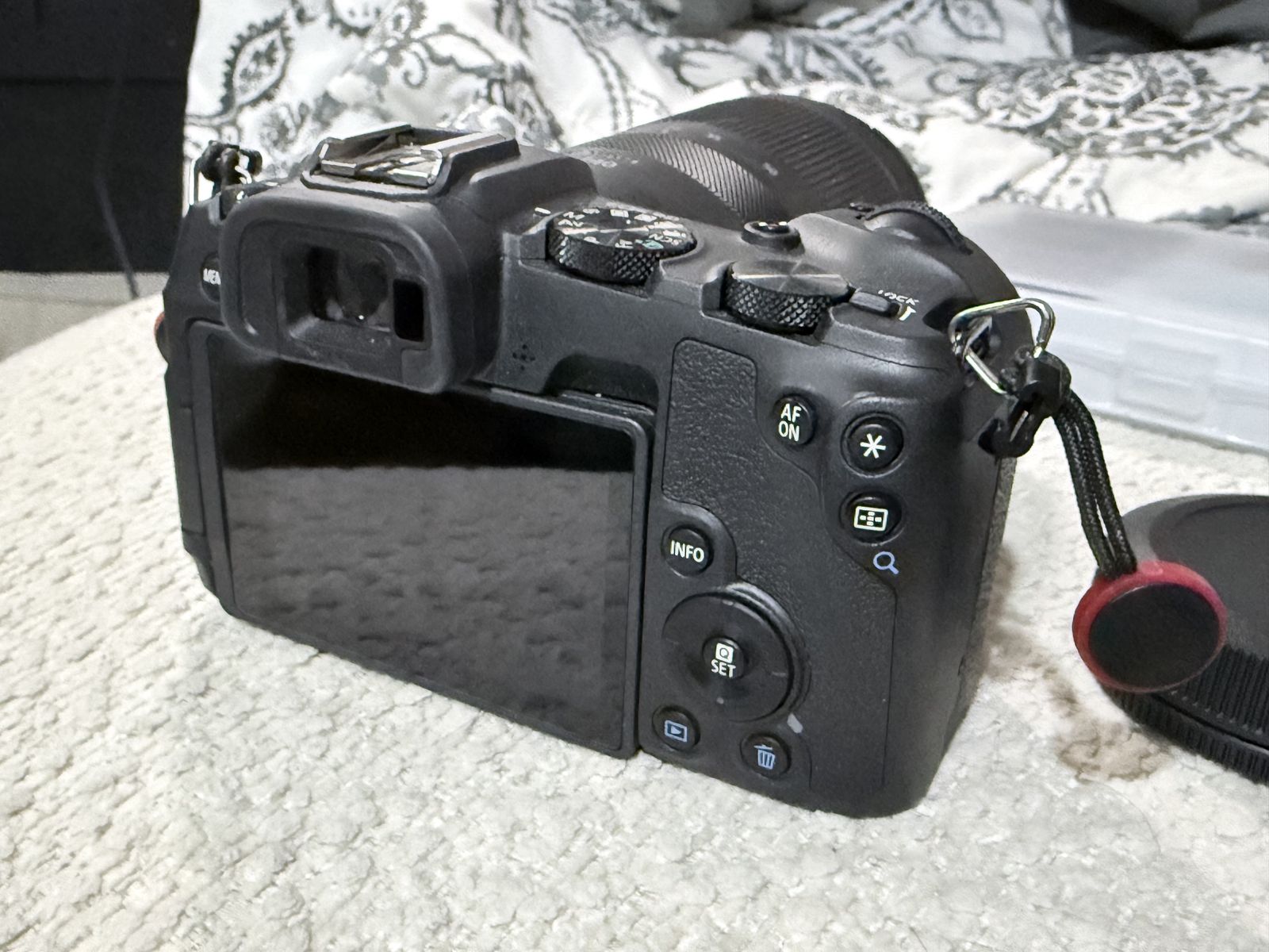 Main image 2