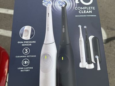 Oral-B iO Complete Clean Rechargeable Toothbrush Dual Handle Set - New in Box