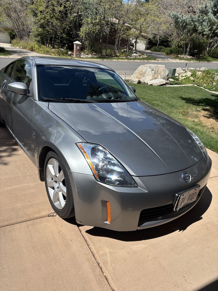 2005 NISSAN 350 Touring