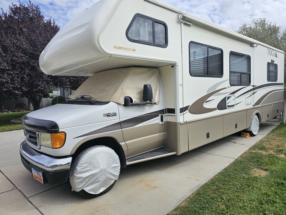 2003 Ford E450 Tioga Motorhome