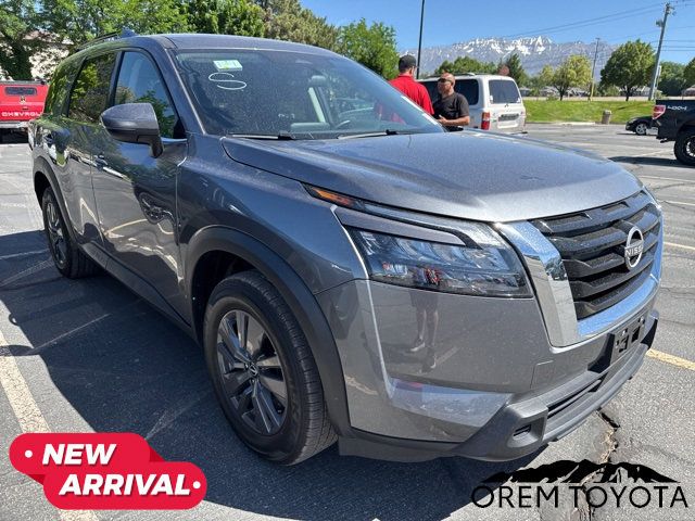 2025 Nissan Pathfinder SV