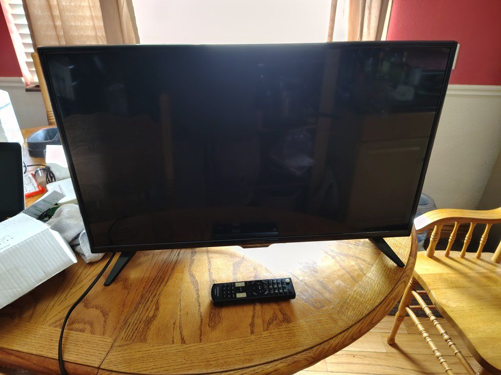 Insignia 32 Inch LED Smart TV with Remote