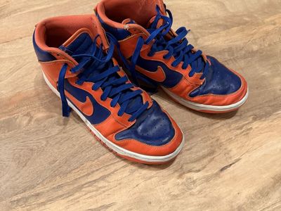 Men’s 11 Nike Dunk High Top Knicks