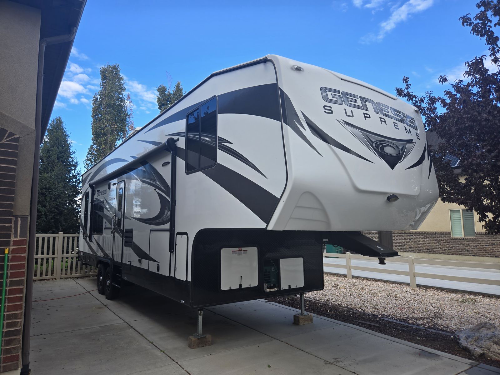 2019 Genesis Supreme 33CK 5th Wheel Toy Hauler